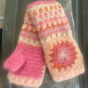 French Knot Hand warmers/fingerless Gloves.  One size.  Hand made in Nepal.